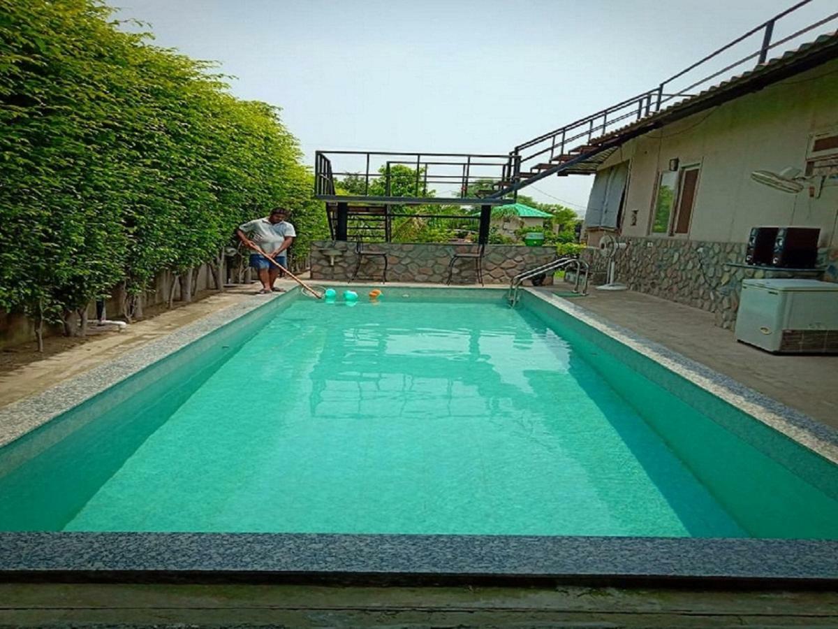 Ad Country Villa Noida Eksteriør billede